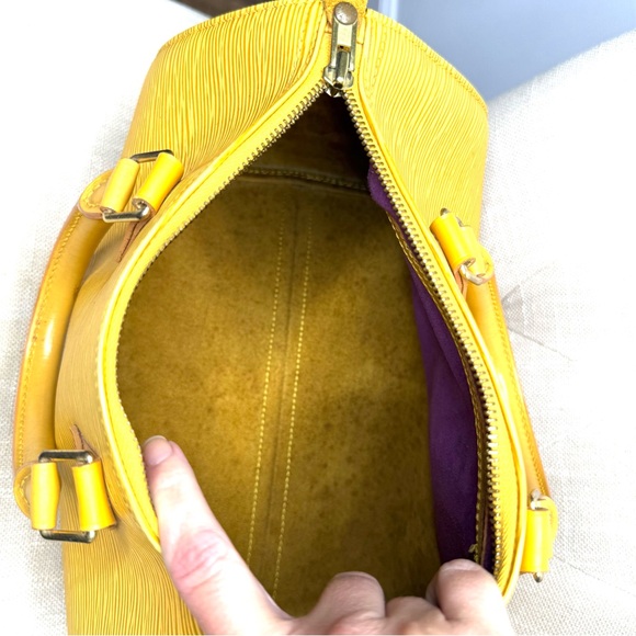 Authentic Louis Vuitton Speedy 25 satchel bag yellow Epi leather - Picture 14 of 16